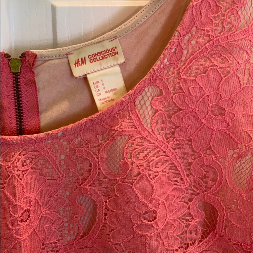 Pink Lace Shell Tank Top - Picture 2 of 3